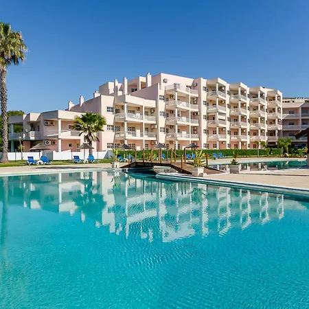 アパートホテル Turim Estrela Do Vau 4*