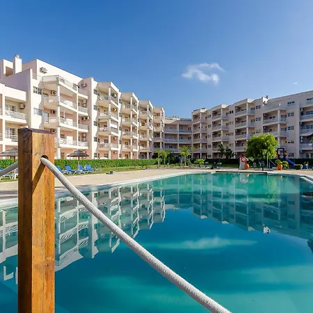 アパートホテル Turim Estrela Do Vau 4*