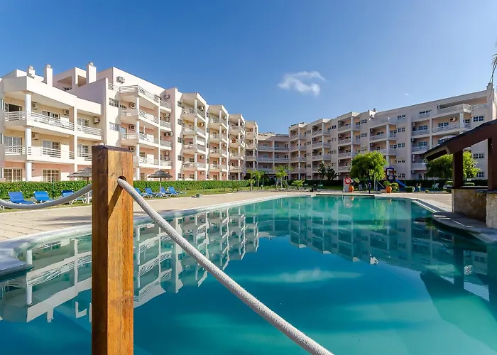 アパートホテル Turim Estrela Do Vau 4*